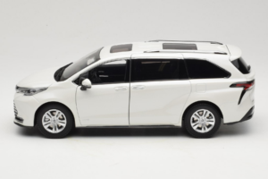 Toyota Sienna XL30 Valge OEM 1:18 TOYOTA013 Metall - pilt 4/8