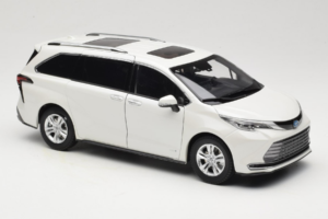 Toyota Sienna XL30 Valge OEM 1:18 TOYOTA013 Metall - pilt 6/8