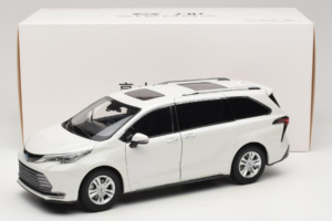 Toyota Sienna XL30 Valge OEM 1:18 TOYOTA013 Metall - pilt 8/8