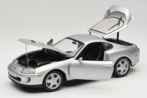 Toyota Supra A80 Hõbedane Kyosho 1:18 08847 Metall - pilt 2/8