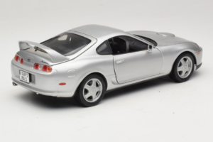 Toyota Supra A80 Hõbedane Kyosho 1:18 08847 Metall - pilt 3/8