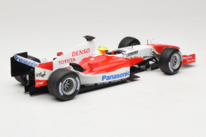 Toyota TF105 #17 R. Schumacher Panasonic Toyota Racing Showcar 2005 Minichamps 1:18 100050087 Metall - pilt 2/7