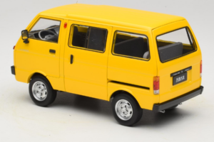 Toyota TJ110 Tianjin Huali Kollane OEM 1:18 TOYOTA014 Metall - pilt 7/8