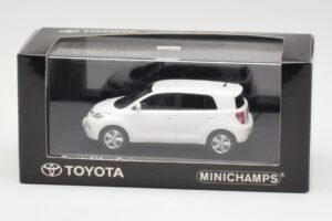 Toyota Urban Cruiser Valge Minichamps 1:43 400166960 Metall - pilt 2/3
