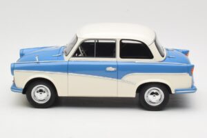 Trabant P50 Helesinine Kreemjas BoS Models 1:18 BOS035 Vaik - pilt 3/6