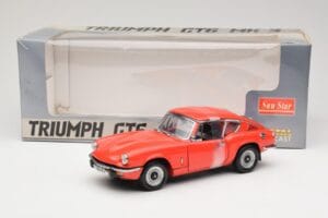 Triumph GT6 Mk3 Punane Sun Star 1:18 1056 Metall - pilt 6/6