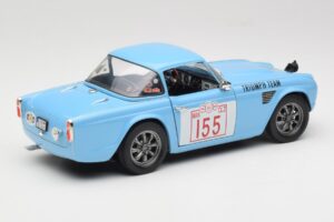 Triumph TR4 Rally Car Revell 1:18 8773 Metall - pilt 3/8