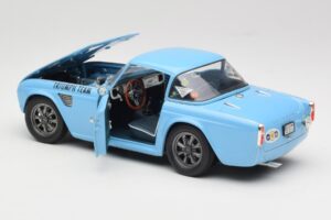 Triumph TR4 Rally Car Revell 1:18 8773 Metall - pilt 5/8