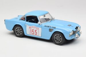 Triumph TR4 Rally Car Revell 1:18 8773 Metall - pilt 6/8