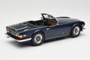 Triumph TR6 PI Tumesinine Minichamps 1:18 155132032 Metall - pilt 2/6