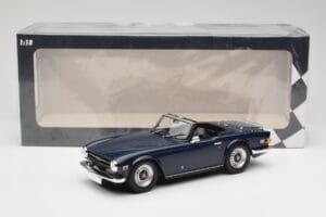 Triumph TR6 PI Tumesinine Minichamps 1:18 155132032 Metall - pilt 6/6