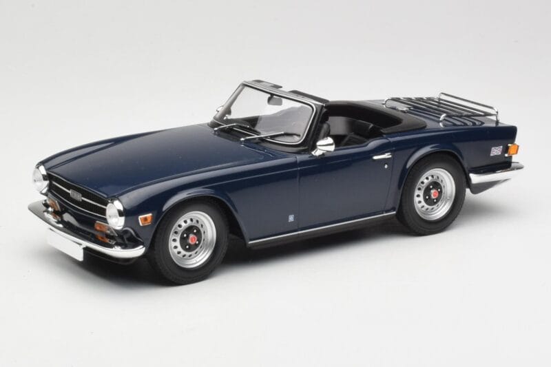 Triumph TR6 PI Tumesinine Minichamps 1:18 155132032 Metall