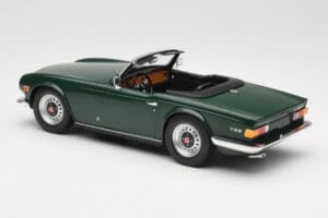 Triumph TR6 PI Tummeroheline Minichamps 1:18 155132030 Metall - pilt 5/6
