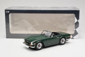 Triumph TR6 PI Tummeroheline Minichamps 1:18 155132030 Metall - pilt 6/6
