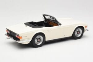 Triumph TR6 PI Valge Minichamps 1:18 155132035 Metall - pilt 2/6