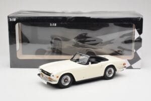 Triumph TR6 PI Valge Minichamps 1:18 155132035 Metall - pilt 6/6