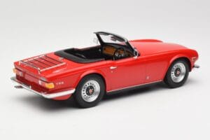 Triumph TR6 PI Punane Minichamps 1:18 155132031 Metall - pilt 2/6
