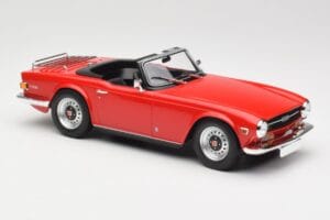 Triumph TR6 PI Punane Minichamps 1:18 155132031 Metall - pilt 4/6
