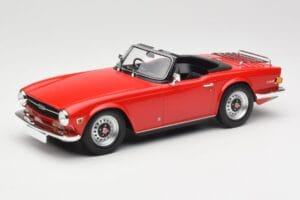 Triumph TR6 PI Punane Minichamps 1:18 155132031 Metall