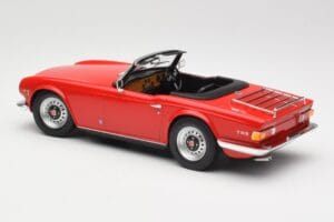 Triumph TR6 PI Punane Minichamps 1:18 155132031 Metall - pilt 5/6