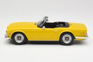 Triumph TR6 RHD Kollane Minichamps 1:18 155132034 Metall - pilt 3/6
