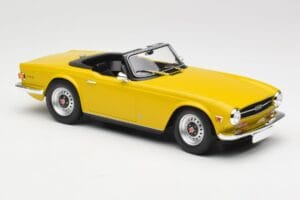 Triumph TR6 RHD Kollane Minichamps 1:18 155132034 Metall - pilt 4/6