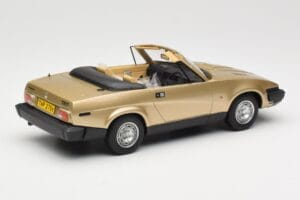 Triumph TR7 DHC Kuldne BoS Models 1:18 BOS221 Vaik - pilt 2/6