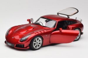 TVR Sagaris Punane Revell 1:18 08816 Metall - pilt 2/8