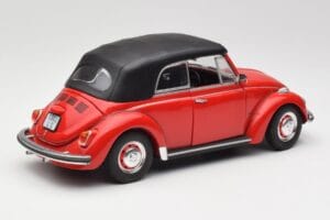 Volkswagen 1302 LS Kabriolett Punane Revell 1:18 08470 Metall - pilt 3/8
