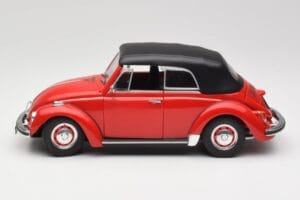 Volkswagen 1302 LS Kabriolett Punane Revell 1:18 08470 Metall - pilt 4/8