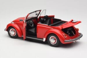 Volkswagen 1302 LS Kabriolett Punane Revell 1:18 08470 Metall - pilt 5/8