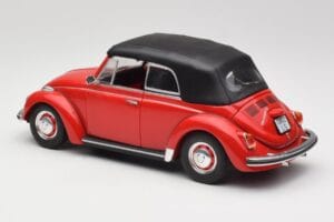 Volkswagen 1302 LS Kabriolett Punane Revell 1:18 08470 Metall - pilt 7/8