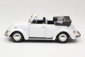 Volkswagen 1302 LS Kabriolett Valge Revell 1:18 8415 Metall - pilt 4/8