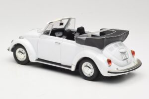 Volkswagen 1302 LS Kabriolett Valge Revell 1:18 8415 Metall - pilt 7/8