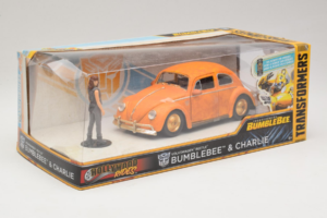 Volkswagen Beetle Bumblebee Transformers With Figure Metals Diecast 1:24 30114 Metall - pilt 2/3
