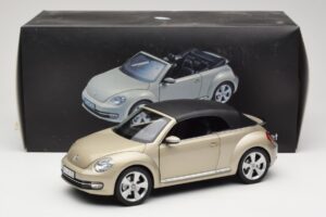 Volkswagen Beetle A5 Kabriolett Hall Kyosho 1:18 5C3099302P7W Metall - pilt 8/8