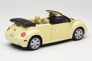 Volkswagen Beetle Kabriolett Kollane Gate 1:18 VW24108 Metall - pilt 3/8