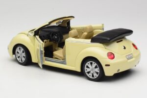 Volkswagen Beetle Kabriolett Kollane Gate 1:18 VW24108 Metall - pilt 5/8