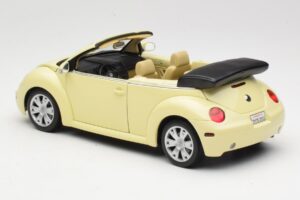 Volkswagen Beetle Kabriolett Kollane Gate 1:18 VW24108 Metall - pilt 7/8