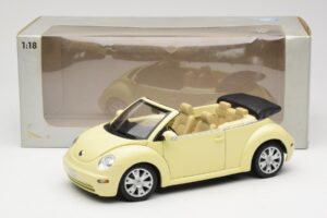 Volkswagen Beetle Kabriolett Kollane Gate 1:18 VW24108 Metall - pilt 8/8