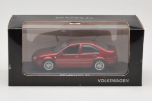 Volkswagen Bora Mk4 Red Metallic Minichamps 1:43 VW003 Metall - pilt 4/4