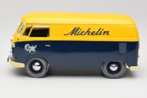 Volkswagen T1 Combi Michelin Must & Kollane Solido 1:18 9406 Metall - pilt 4/8