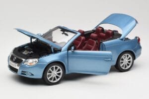 Volkswagen Eos Sinine Norev 1:18 188422 Metall - pilt 2/8