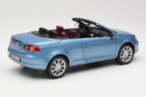 Volkswagen Eos Sinine Norev 1:18 188422 Metall - pilt 3/8