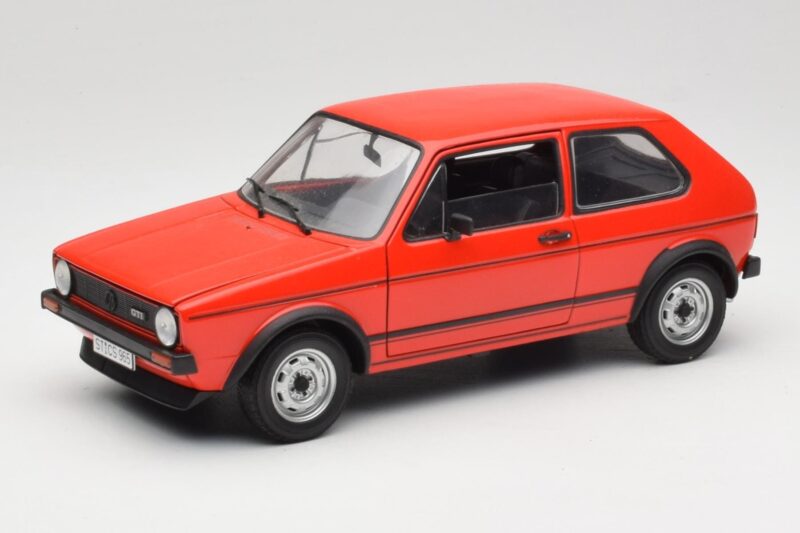 Volkswagen Golf GTI Mk1 Punane Solido 1:18 8166 Metall