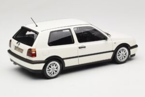 Volkswagen Golf Mk3 GTI Candy White Norev 1:18 188508 Metall - pilt 3/8