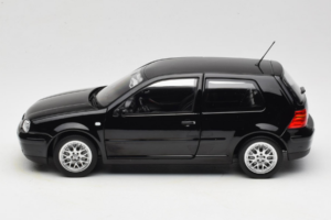 Volkswagen Golf GTI Mk4 Must Norev 1:18 188574 Metall - pilt 4/8