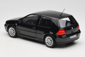 Volkswagen Golf GTI Mk4 Must Norev 1:18 188574 Metall - pilt 7/8