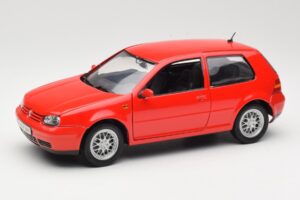 Volkswagen Golf Mk4 GTI Punane Revell 1:18 08943 Metall