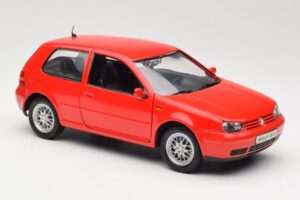 Volkswagen Golf Mk4 GTI Punane Revell 1:18 08943 Metall - pilt 6/8